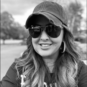 Meet your Posher, Danielle